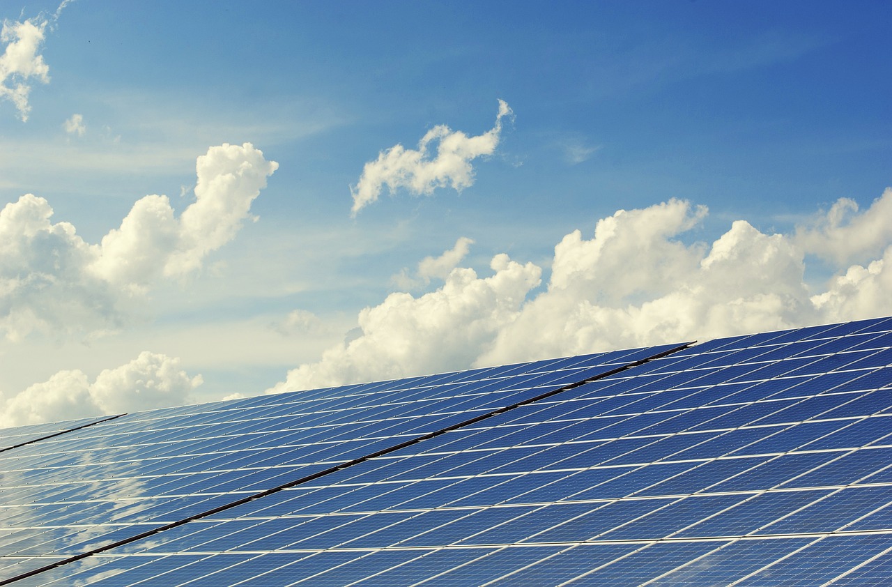 Revolutionizing Solar Panel and Roof Inspections with Drone Technology Across Alabama